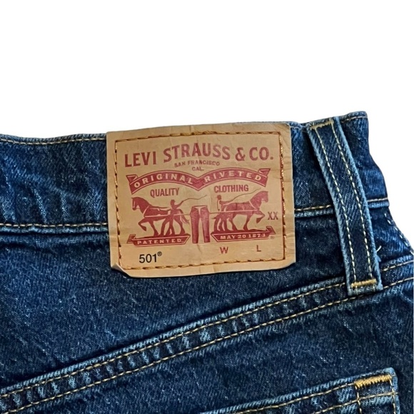Levi’s 501 medium wash button fly cut off denim shorts - Picture 5 of 11
